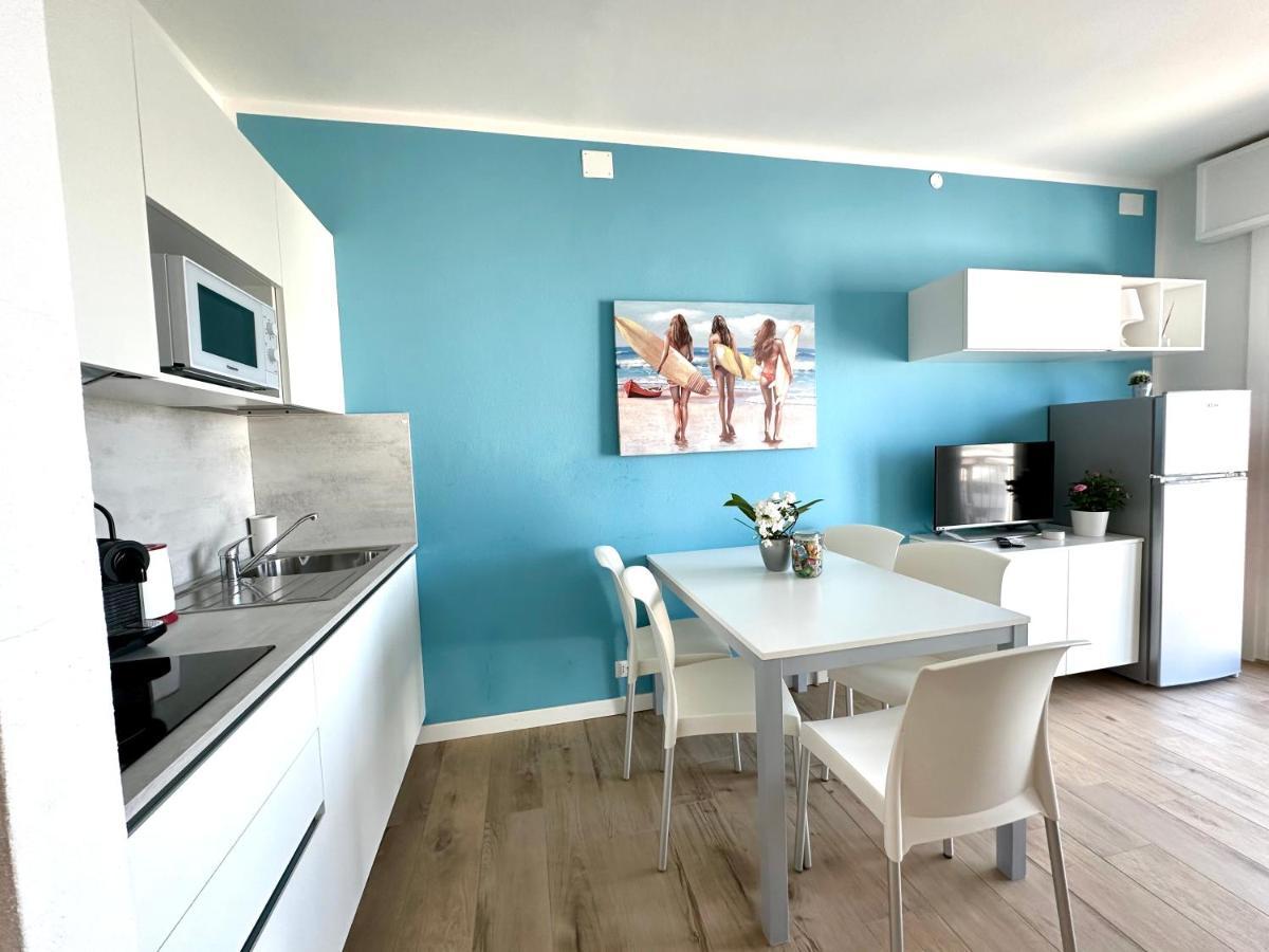 Beach Front Apartment Sabbiadoro Lignano Sabbiadoro Eksteriør billede