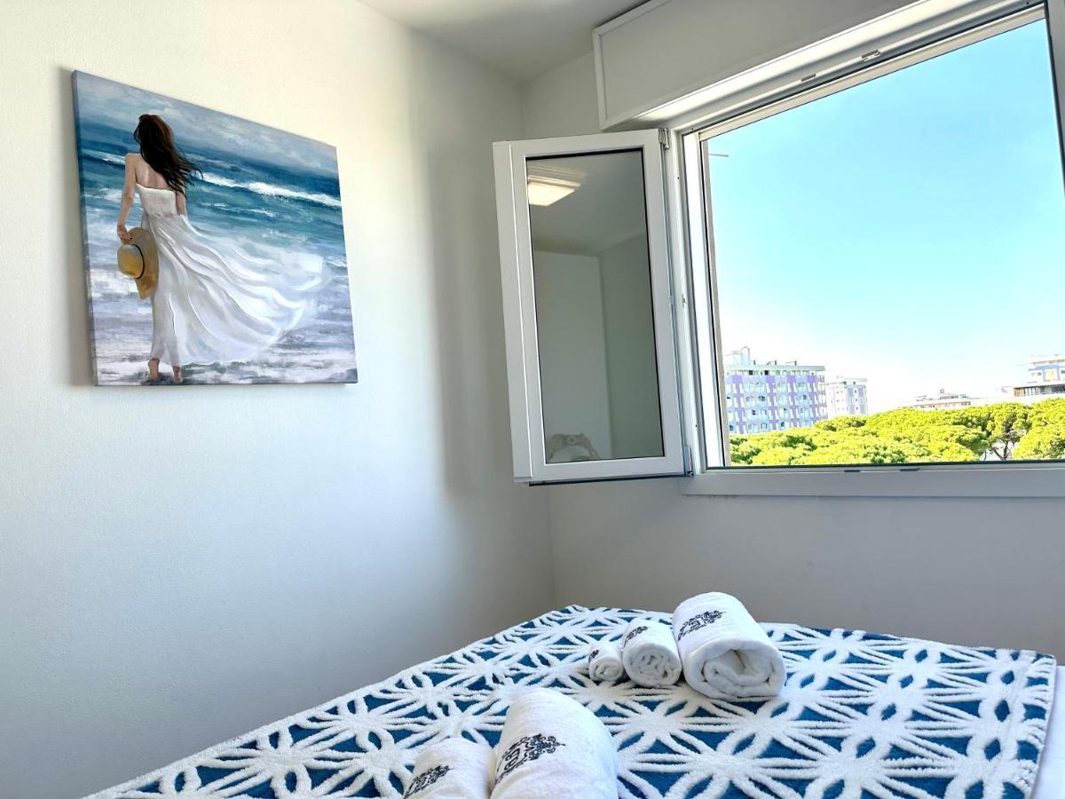 Beach Front Apartment Sabbiadoro Lignano Sabbiadoro Eksteriør billede